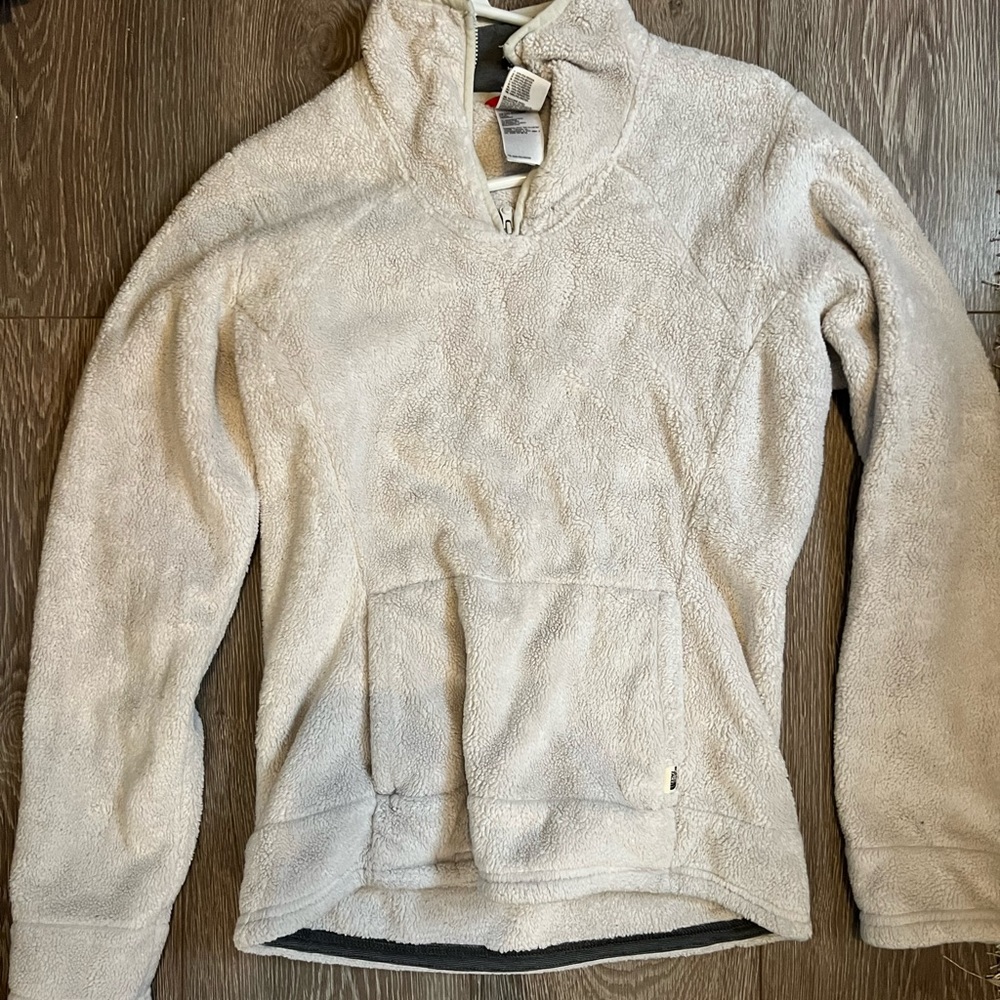The North Face 1/4 zip!
